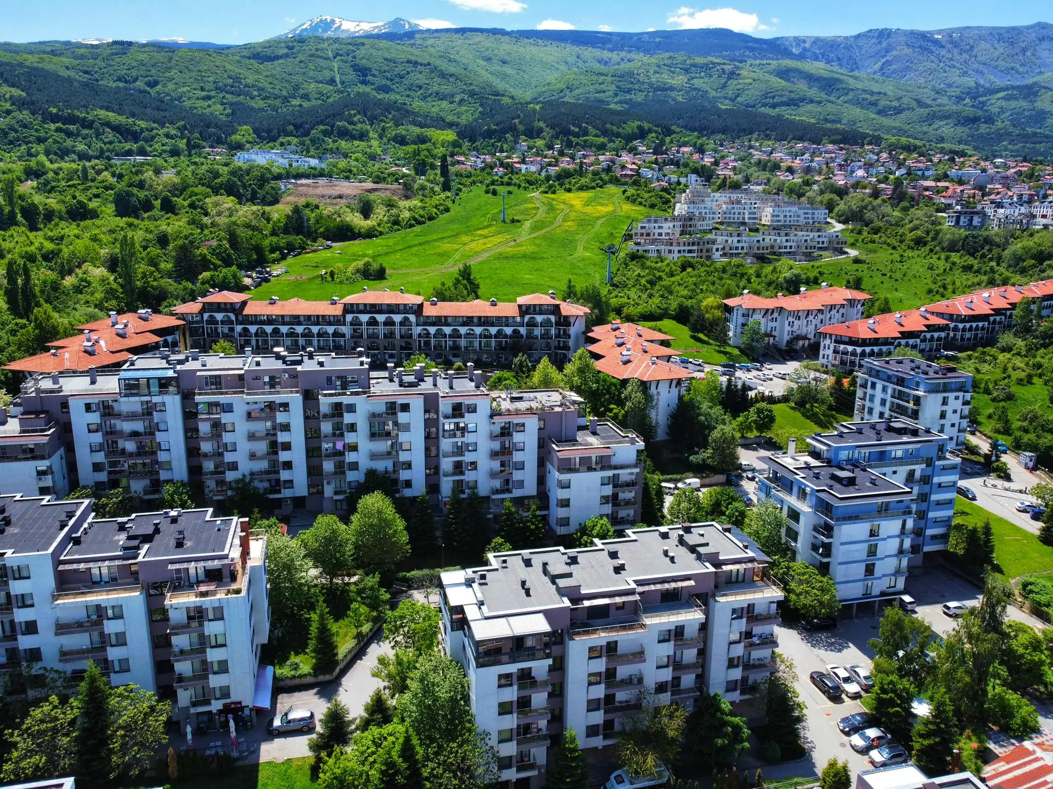 Комплекс Витоша Парк от въздуха, с Витоша на заден план